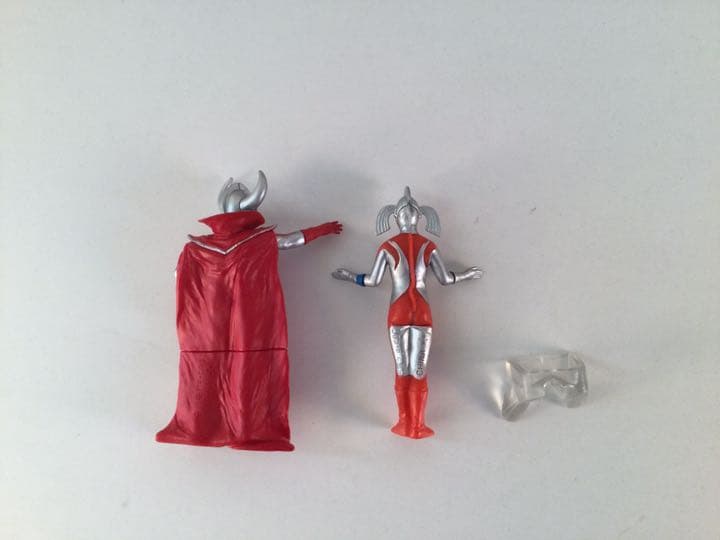 【ウルトラの父】直筆サイン & HGフィギア