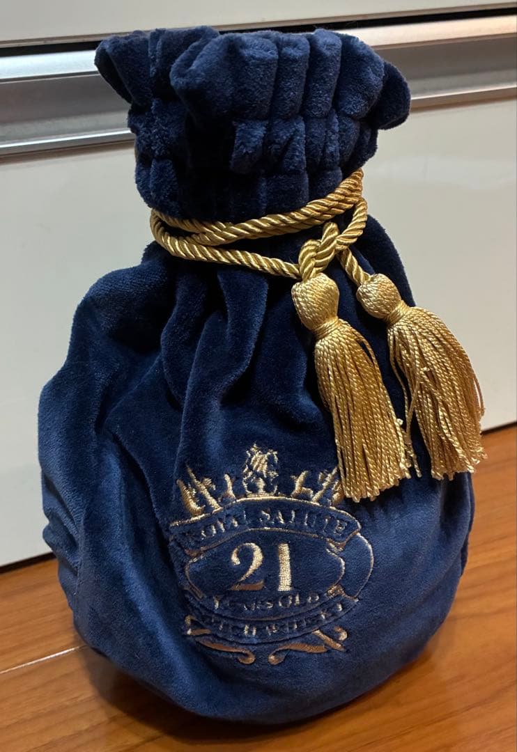 ★ 未開封品 ★  Salute 21年 サファイアエディション