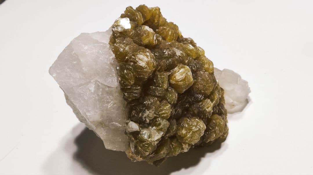 パワーストーン　天然石　イエローマイカ(モスコバイト)　1,476g　N.810