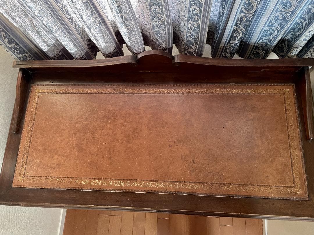 【横浜市引き取り限定です】アンティーク文机 引き出し付き 彫刻入 革デスクトップ