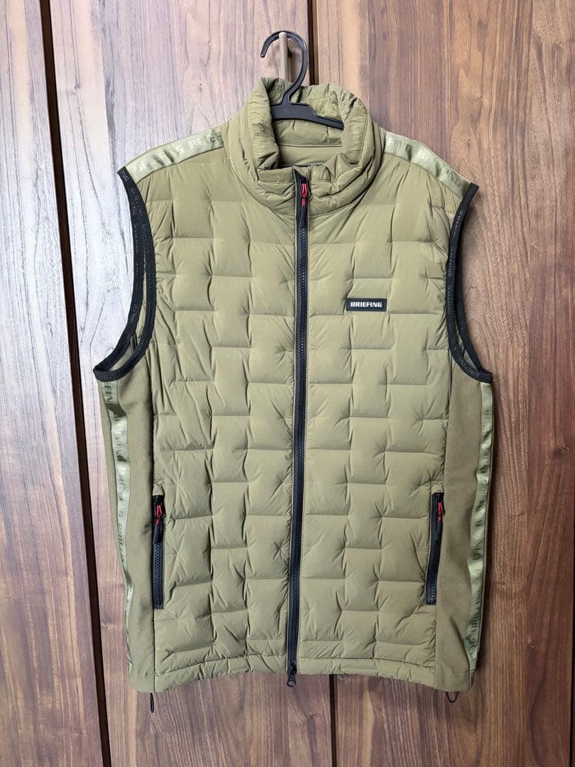 ゆってぃー　BRIEFINGGOLF ダウンベスト