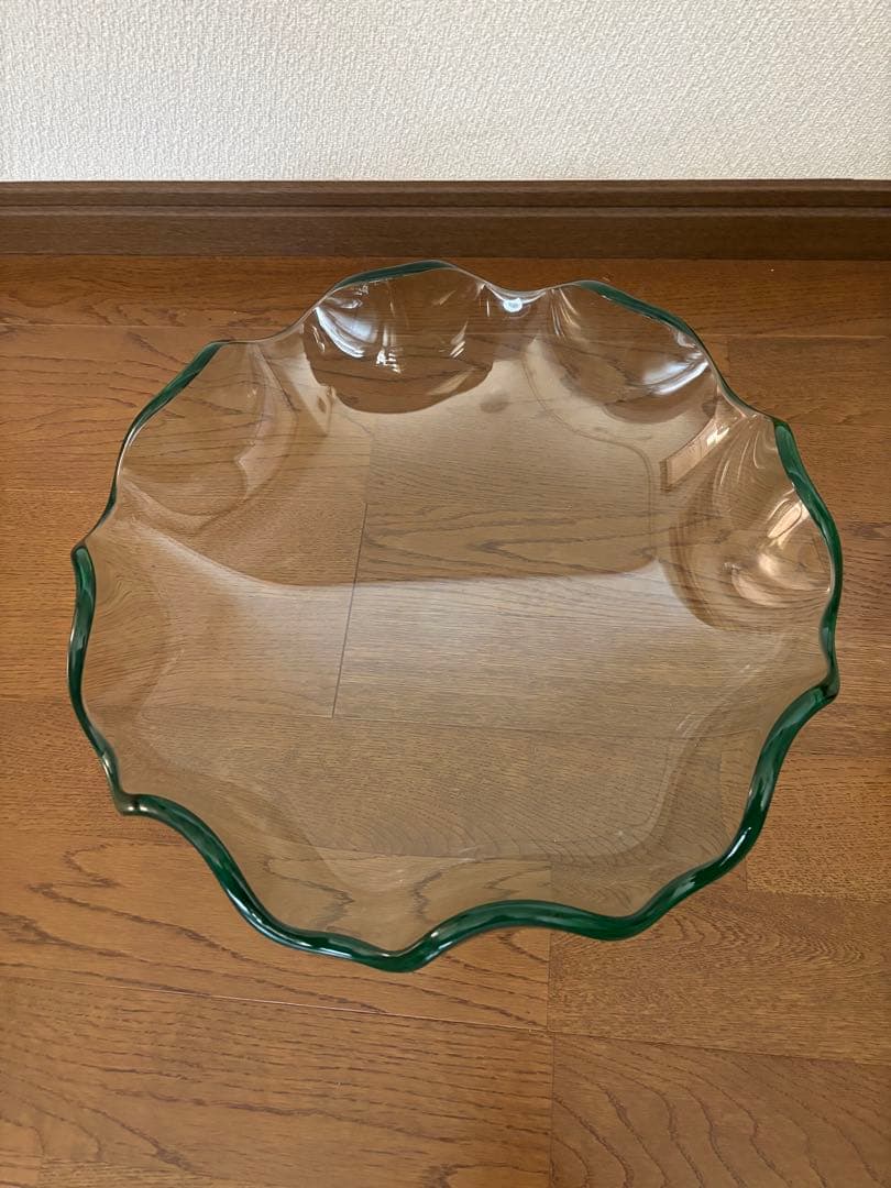波型ガラスボウル 緑色縁取り 金属スタンド付き