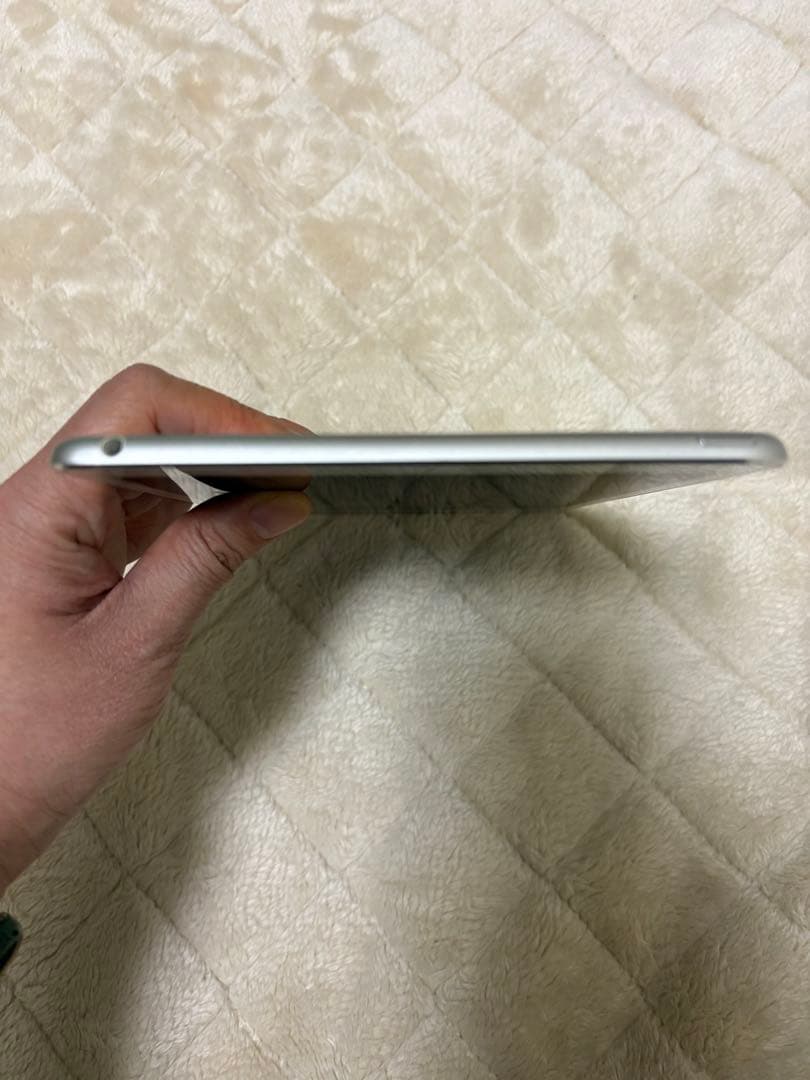 iPad mini4 128GB Wi-Fiモデル