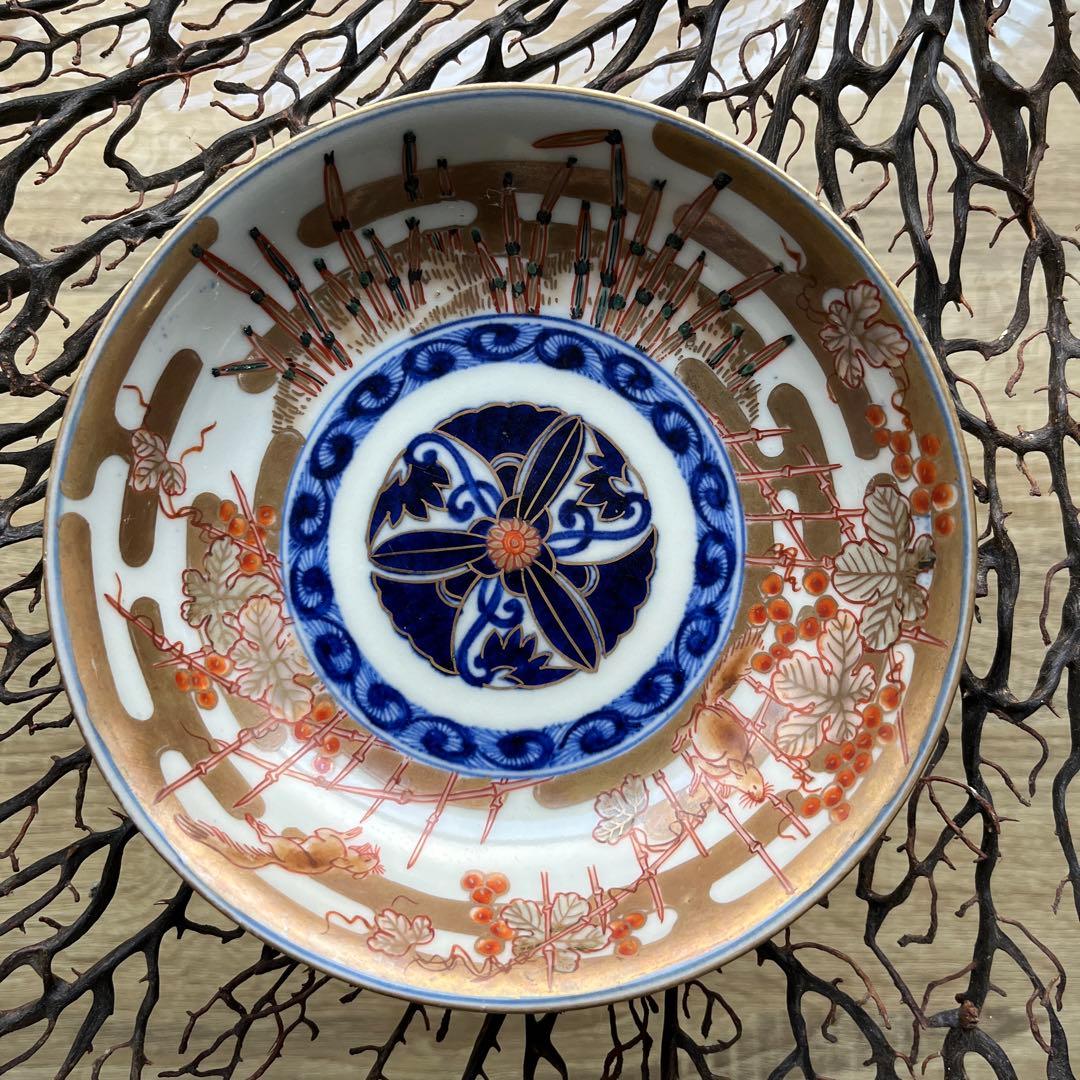 骨董　古伊万里　金彩色絵　希少図案　栗鼠　木賊　山葡萄　膾皿　中皿　１客限り