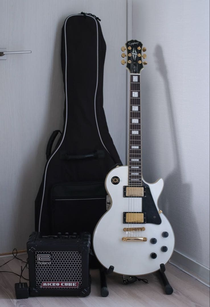 Epiphone レスポールカスタム白 Rolandマイクロキューブその他セット