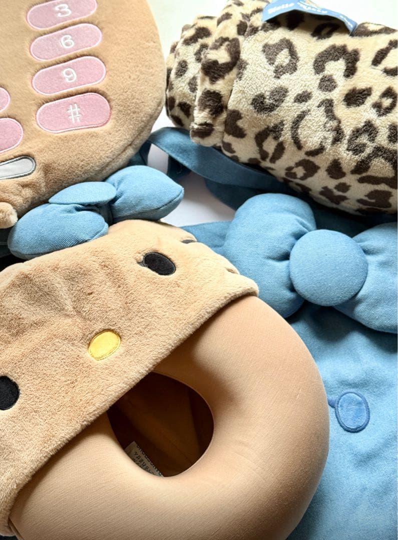 Hello Kitty x TBHトラベルブランケット3点セット新品