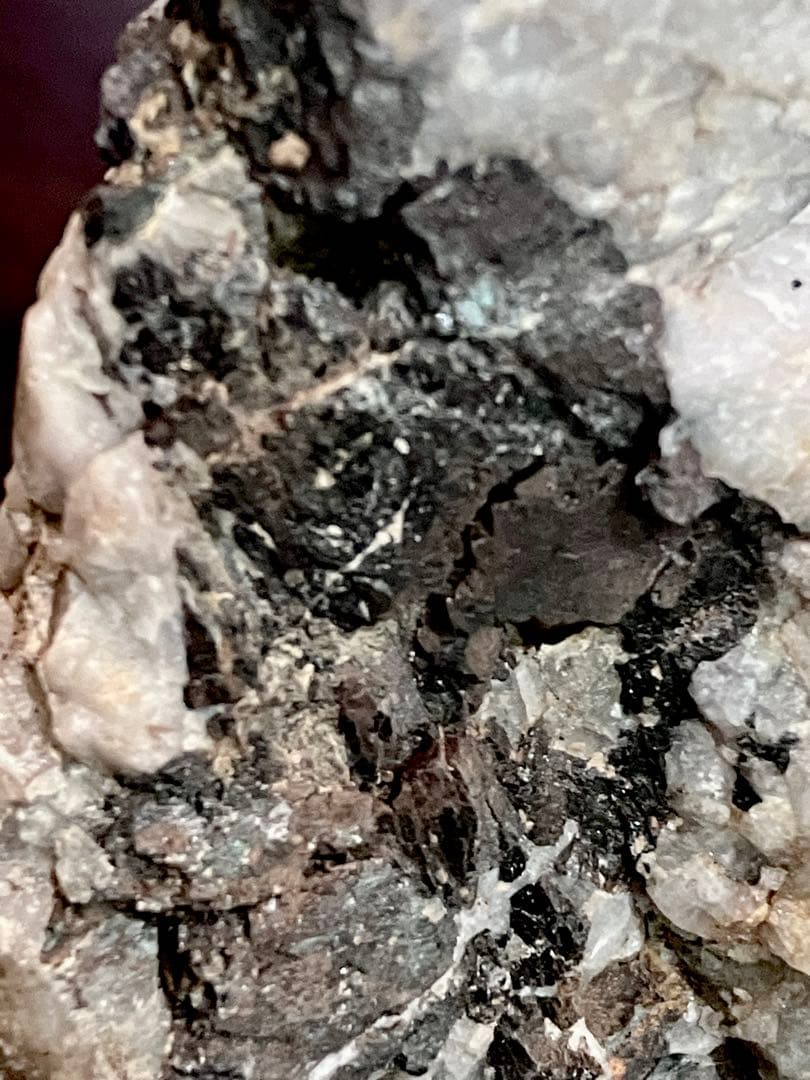 東広島鉱山産 ウルフラマイト（灰重石）石英　付き　標本