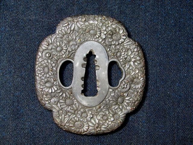 02★武具　刀装具　刀　脇差　銅鍔　金象嵌　菊文　木瓜型　箱付★