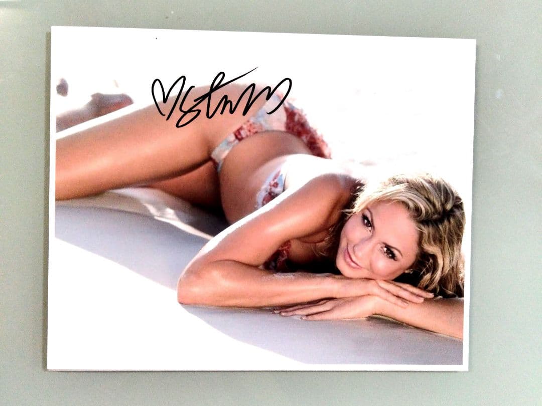 ステイシー・キーブラー直筆サイン入り超大型写真…