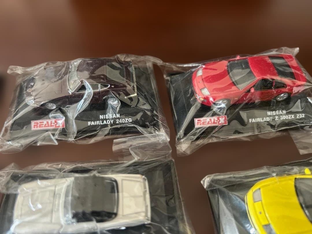 ミニカー DATSUN FAIRLADY 2000 & NISSAN FAIRLADY Z