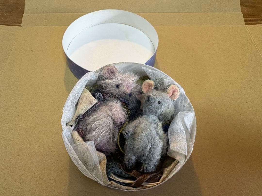 都会（街）のねずみ　と　田舎のねずみ　アートドール　作家