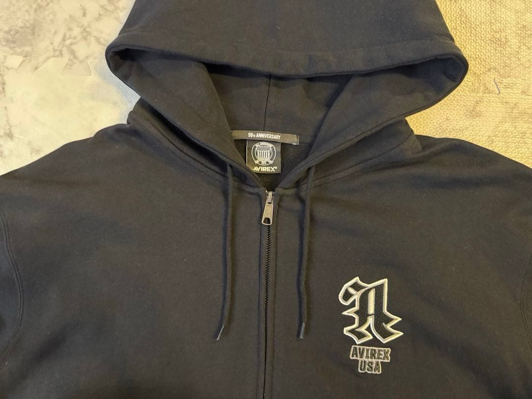 【極美品】AVIREX 50周年 グラフィック ジップアップ パーカー 2XL