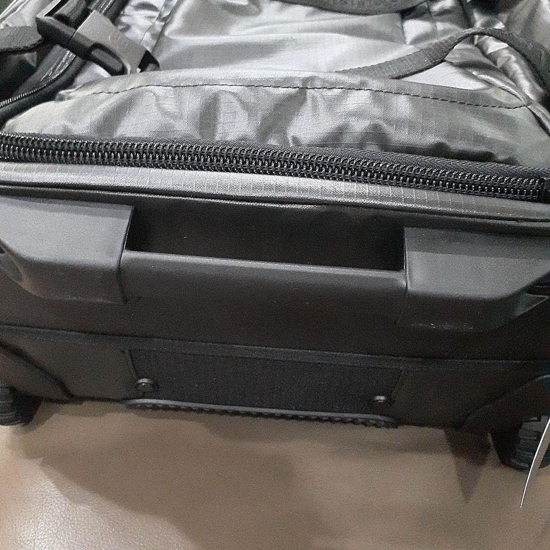 新品未使用☆ new balance キャリーバッグ