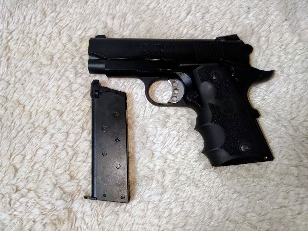 【中古美品】 東京マルイ V10 ウルトラコンパクト　ブラックモデル　ガスガン