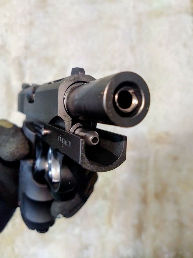 【中古美品】 東京マルイ V10 ウルトラコンパクト　ブラックモデル　ガスガン