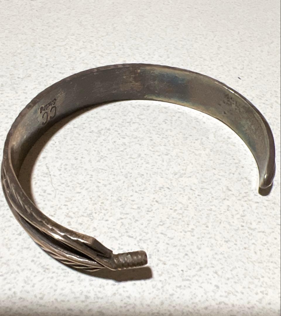 ナバホ族 クリスチャーリー作 CHRIS CHARLEY フェザーバングル