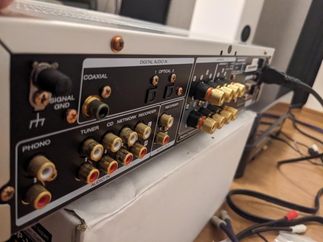 Marantz PM6006（マランツ）のプリメインアンプ