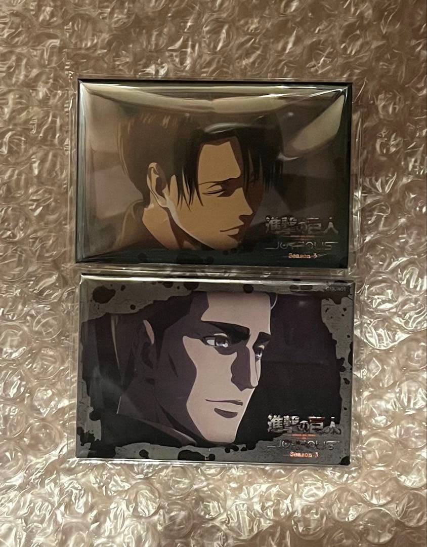進撃の巨人 joypolis スクエア缶バッジ リヴァイ エルヴィン
