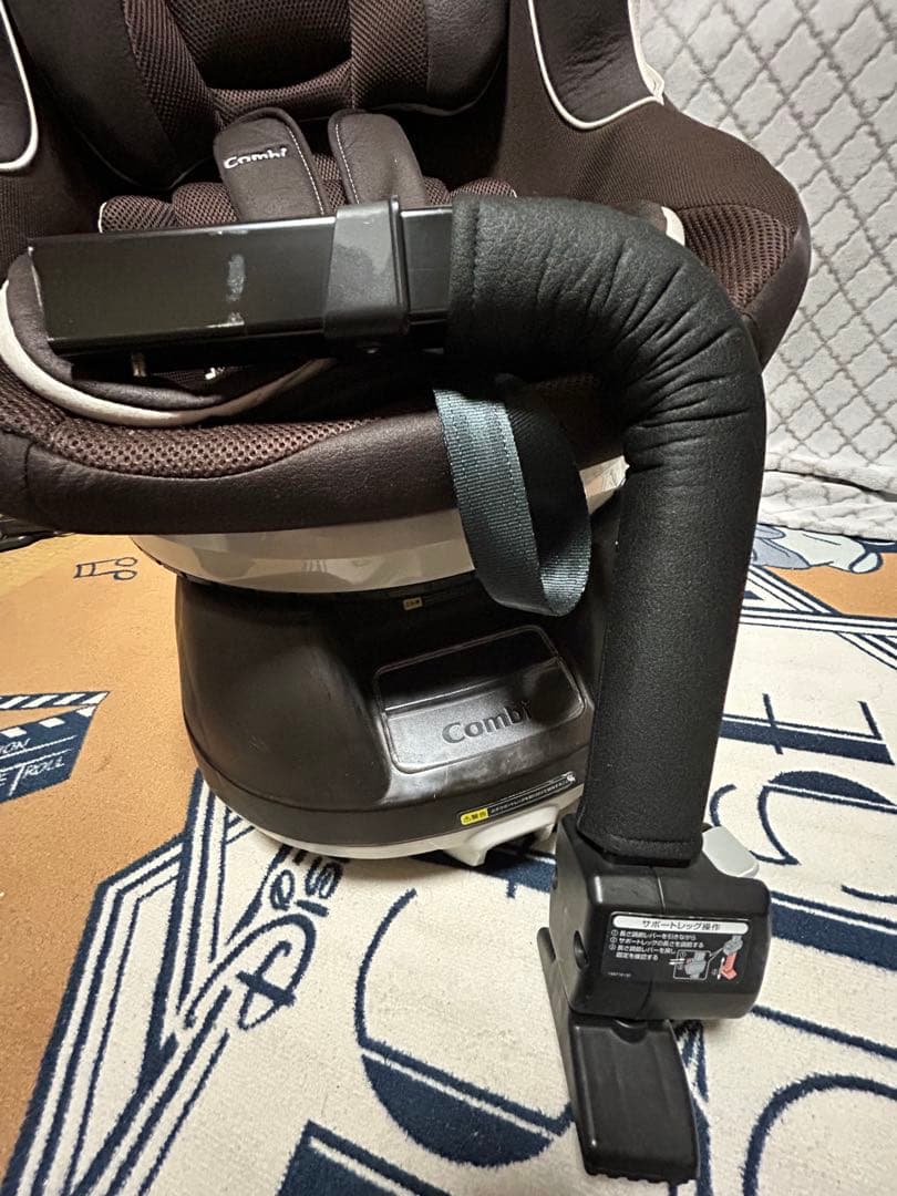 Combiコンビ ネルームliteチャイルドシートCB-UTC