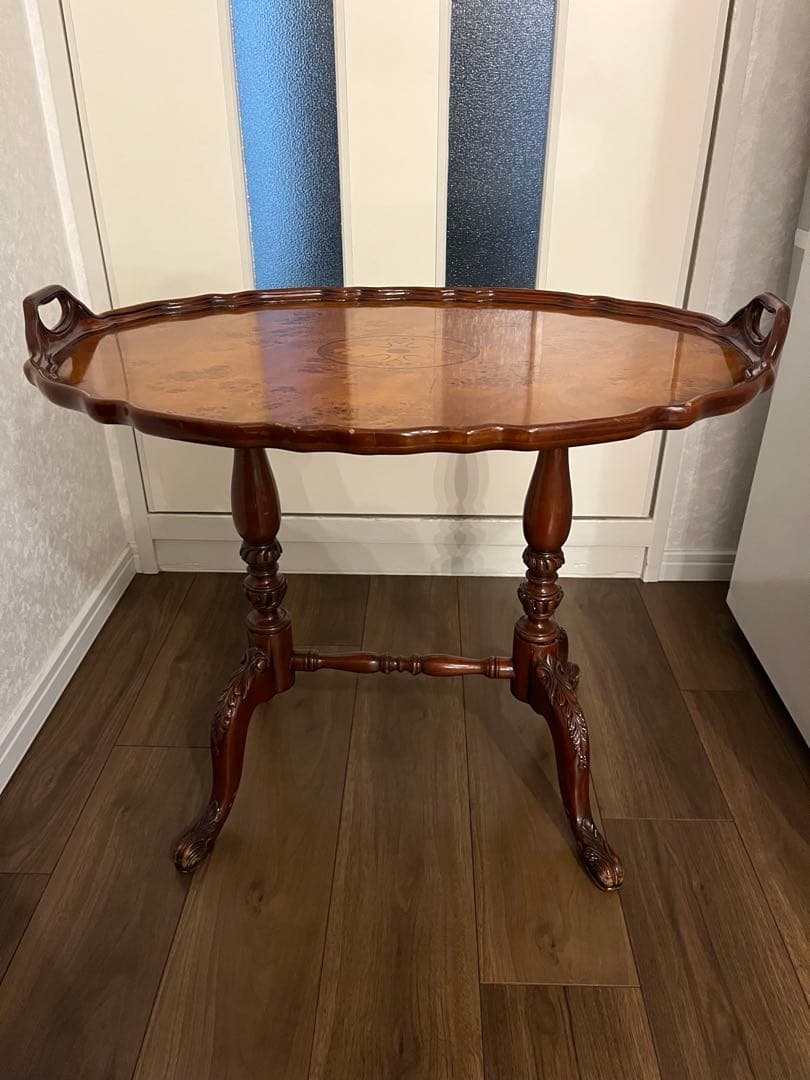 猫脚@イタリア製彫刻入りアンティーク@サイドテーブル