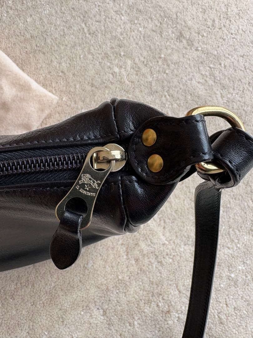 イルビゾンテ　ショルダーバッグ