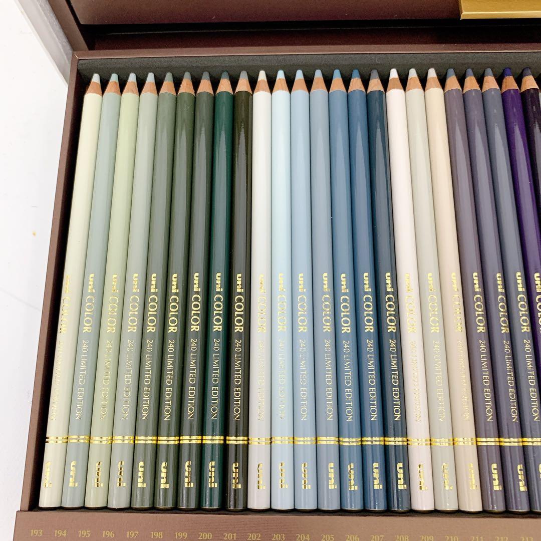 11SAM31【未使用】uni COLOR 色鉛筆 240本 箱付き 文房具