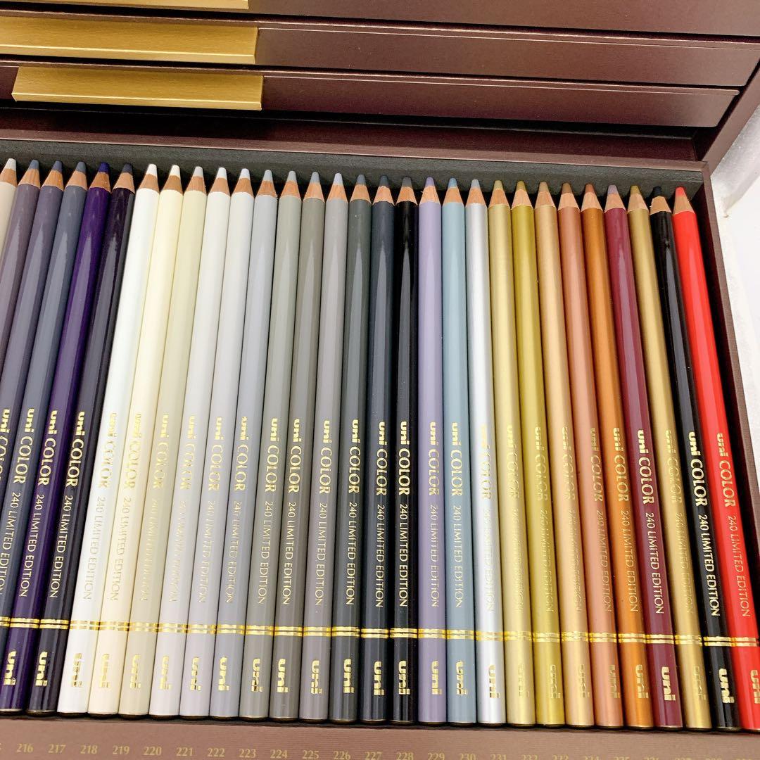 11SAM31【未使用】uni COLOR 色鉛筆 240本 箱付き 文房具