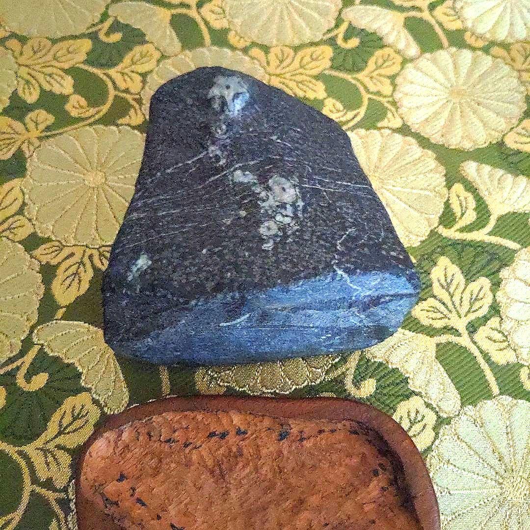 【最終価格】門司　梅花石　台座付　水石　盆石