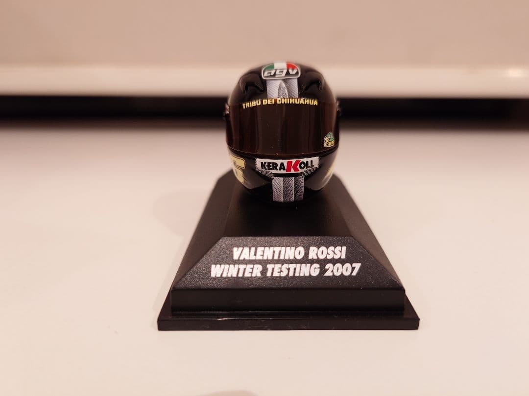 PMA ミニチャンプス 1/8 バレンティーノ・ロッシ ヘルメットコレクション