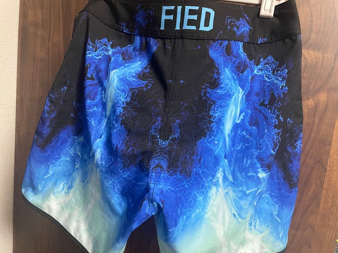 マ*サ様 ☻*様 FIED メンズ水着 26サイズ 黒と青のグラデーション