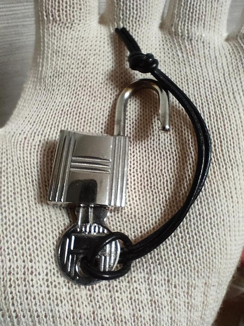 ※T's Fact【No.102】HERMES カデナ 鍵 シルバー