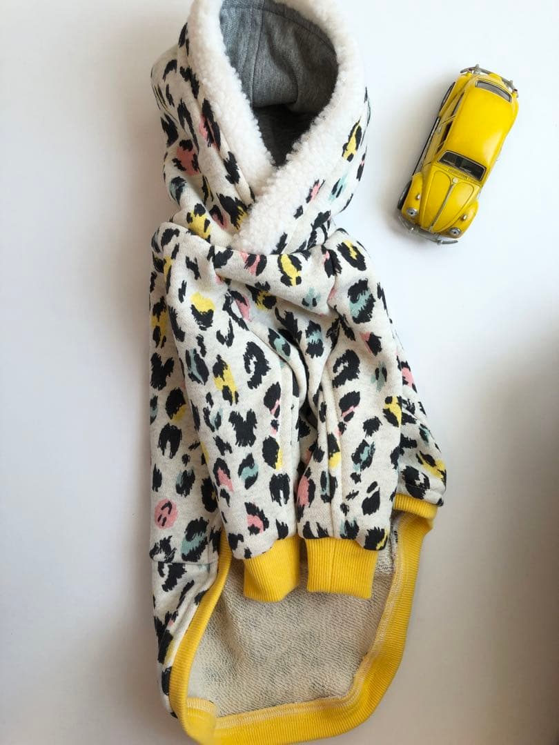 ヒョウ柄パーカー　イタグレ服　犬服　バンドメイド