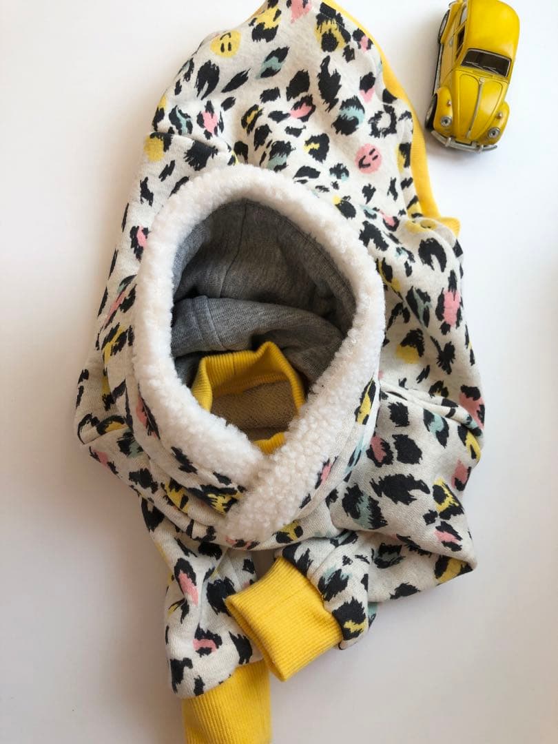 ヒョウ柄パーカー　イタグレ服　犬服　バンドメイド