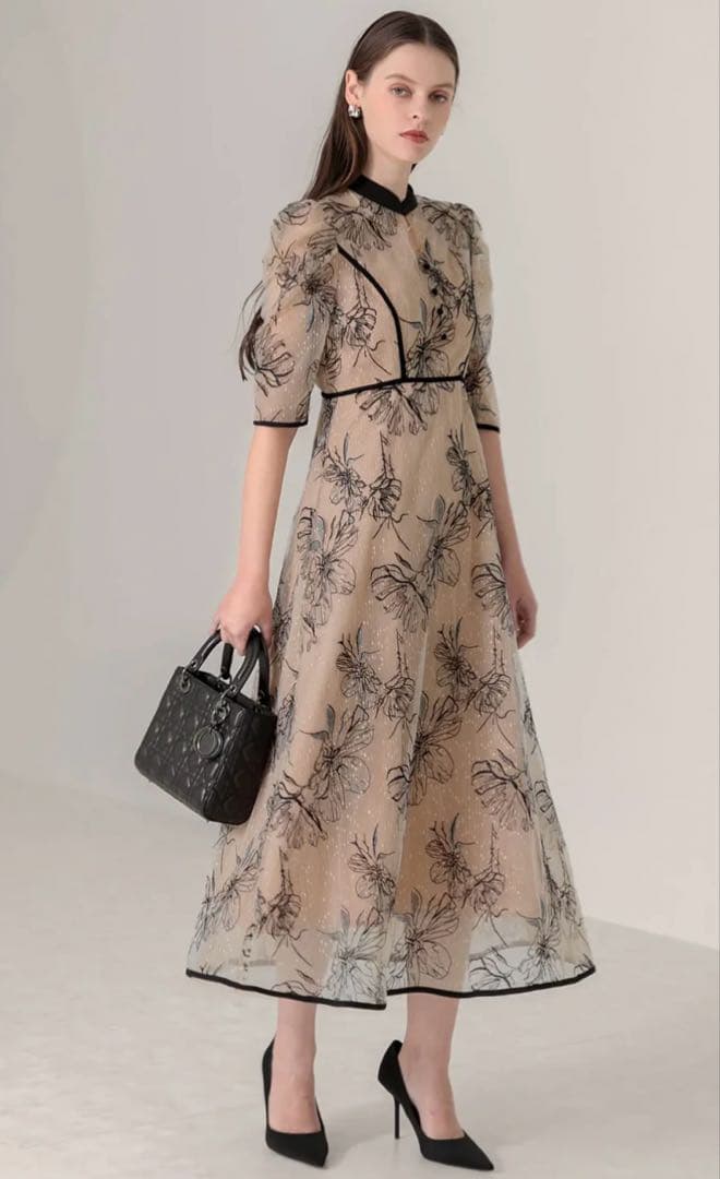 leja パイピングハイネック花柄ラメレースワンピースドレス