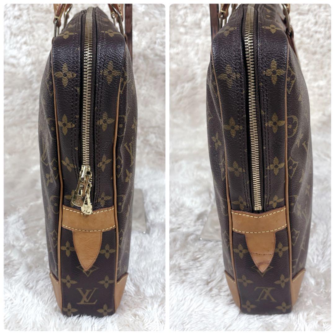 LOUIS VUITTON ポルトドキュマン ヴォワヤージュ モノグラム