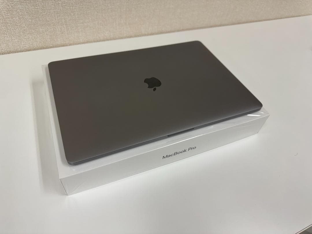 MacBook Pro 15インチ (2019) 本体①
