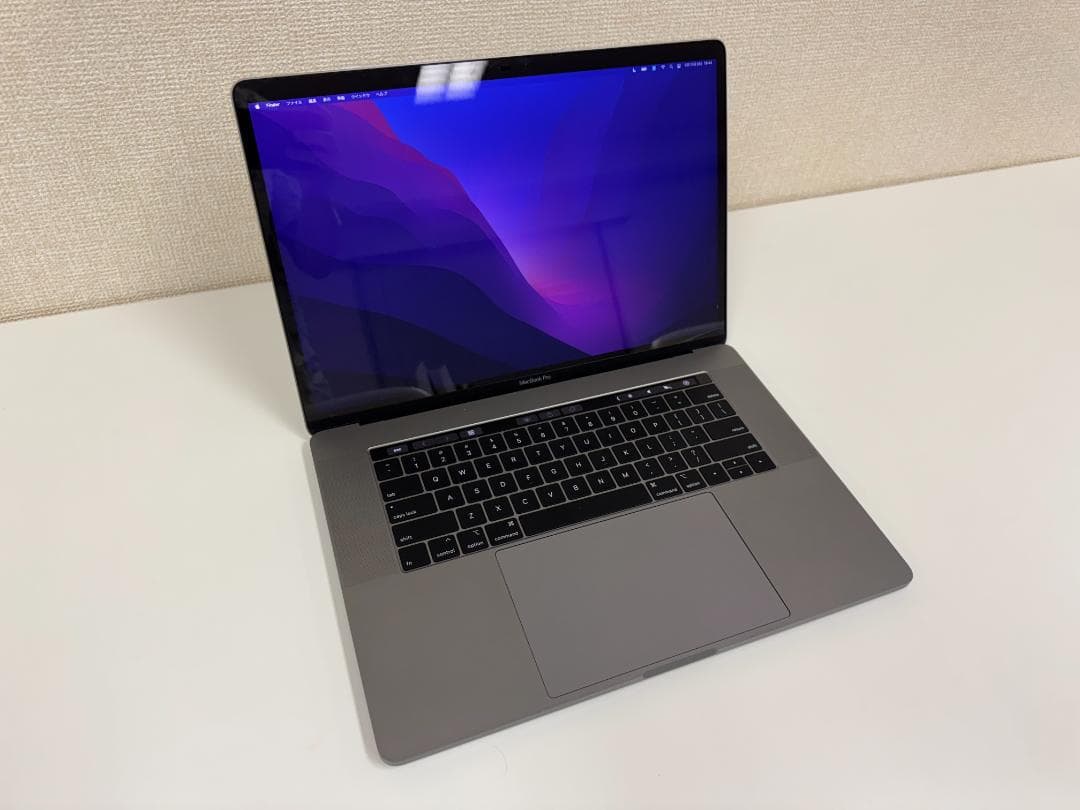 MacBook Pro 15インチ (2019) 本体①