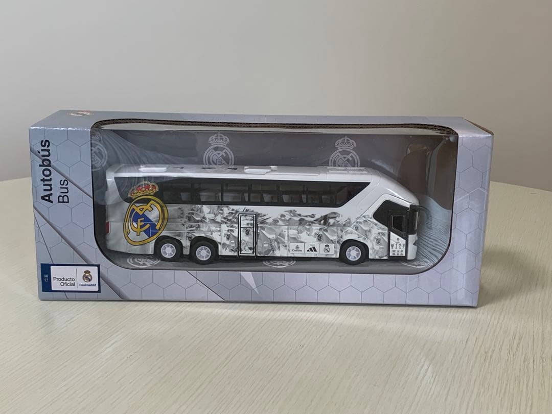 リアル・マドリード バス ミニカー フィギュア