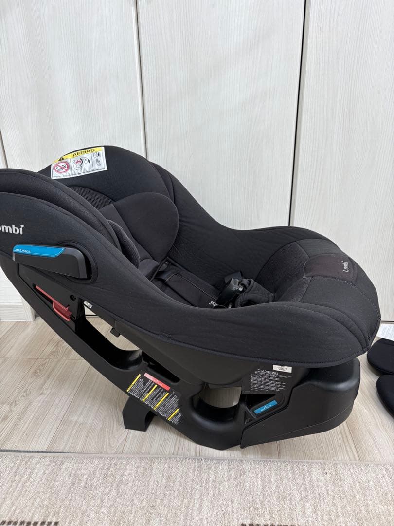 コンビ　combi チャイルドシート　マルゴット　新生児対応可