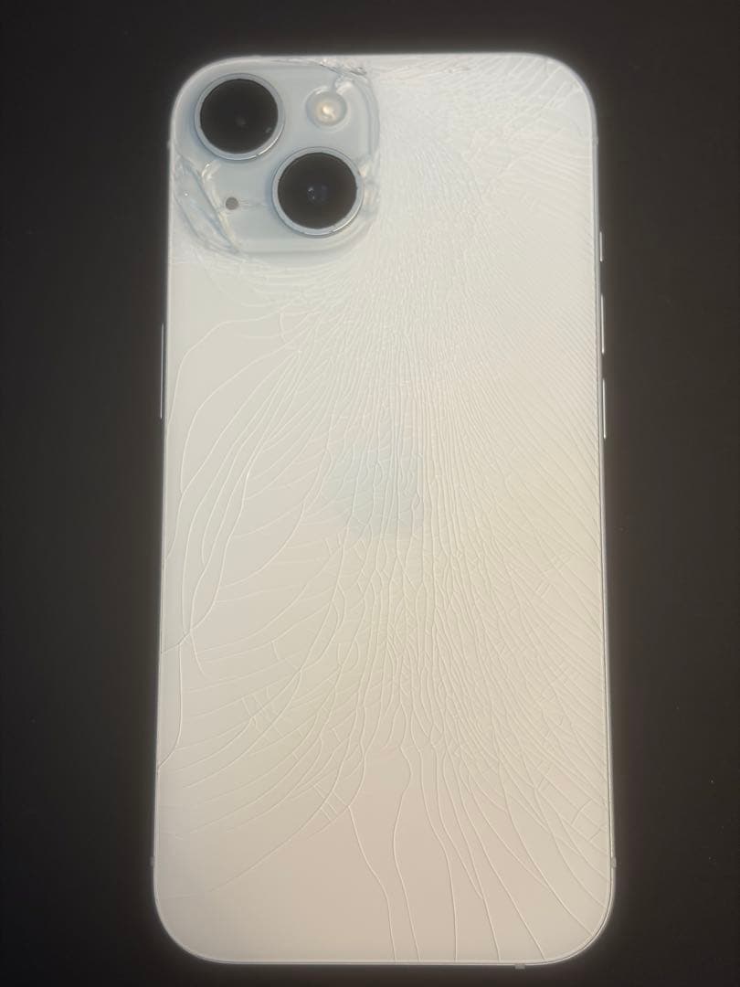 iPhone15 256GB SIMフリー ジャンク（背面割れ）