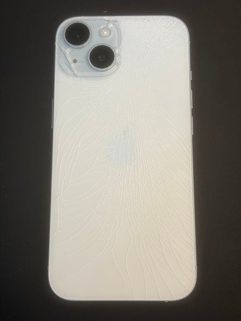 iPhone15 256GB SIMフリー ジャンク（背面割れ）