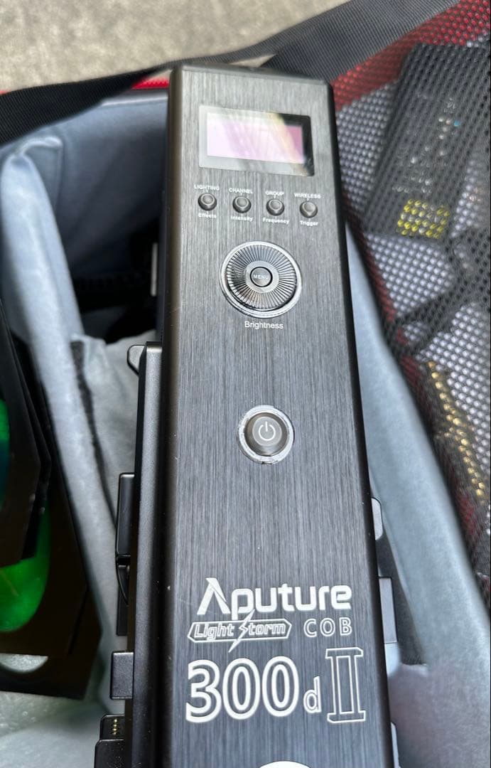 Aputure 300d II スタジオライト フレネルレンズ　バーンドアセット