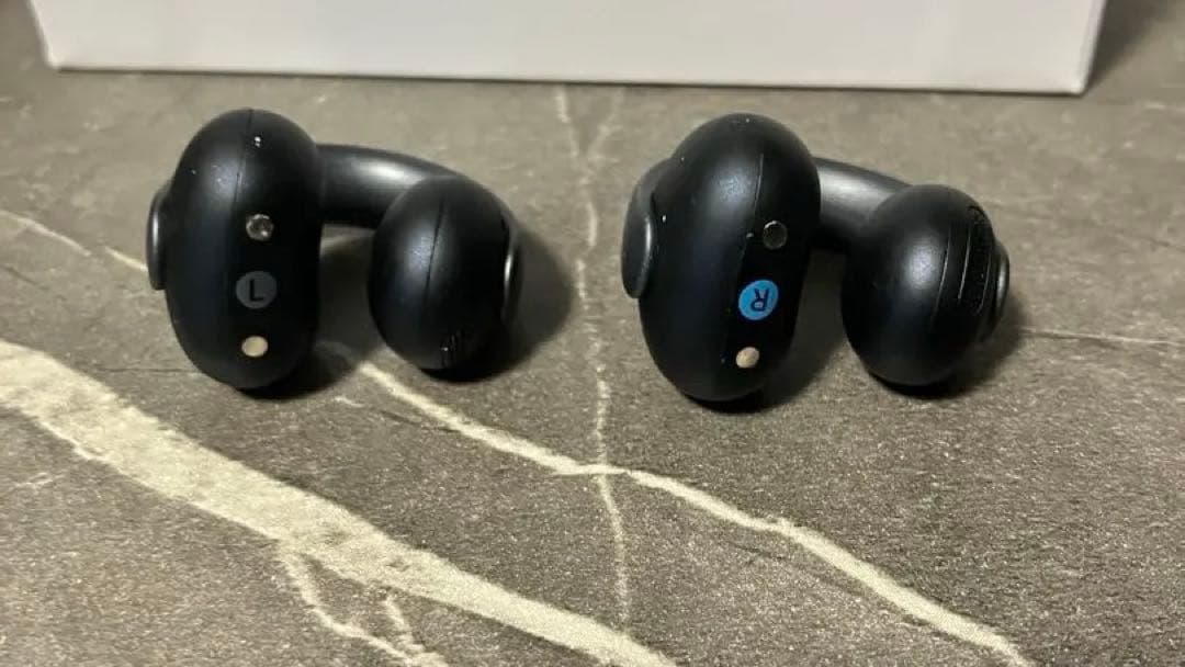 イヤホン soundcore AeroClip