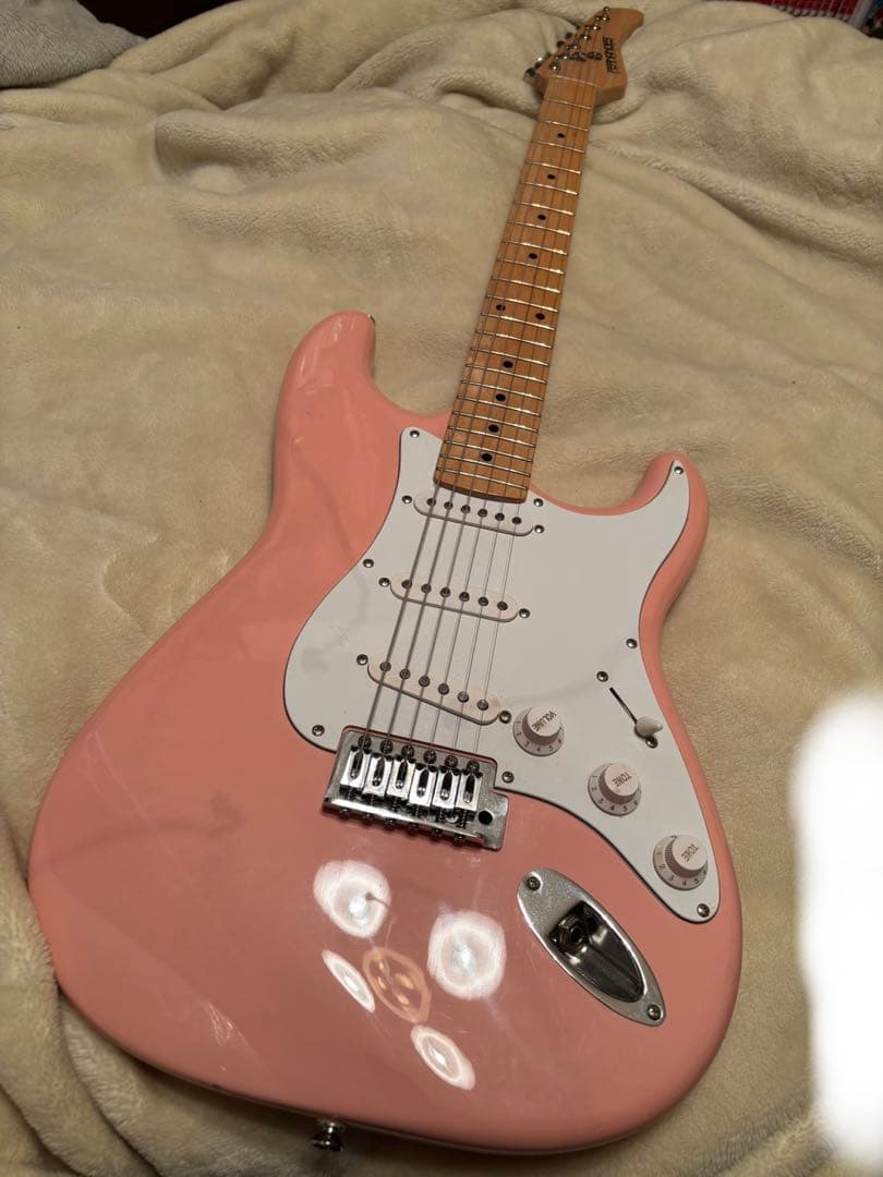 【激鳴り】フェルナンデス　ストラトキャスター　激レアカラーのシェルピンク風