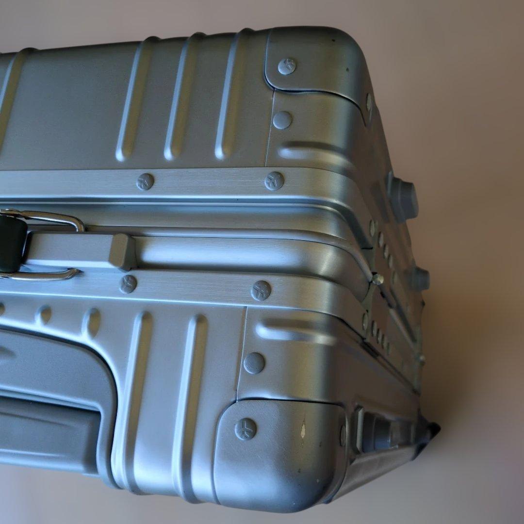 イノベータースーツケースINV1811機内持込可