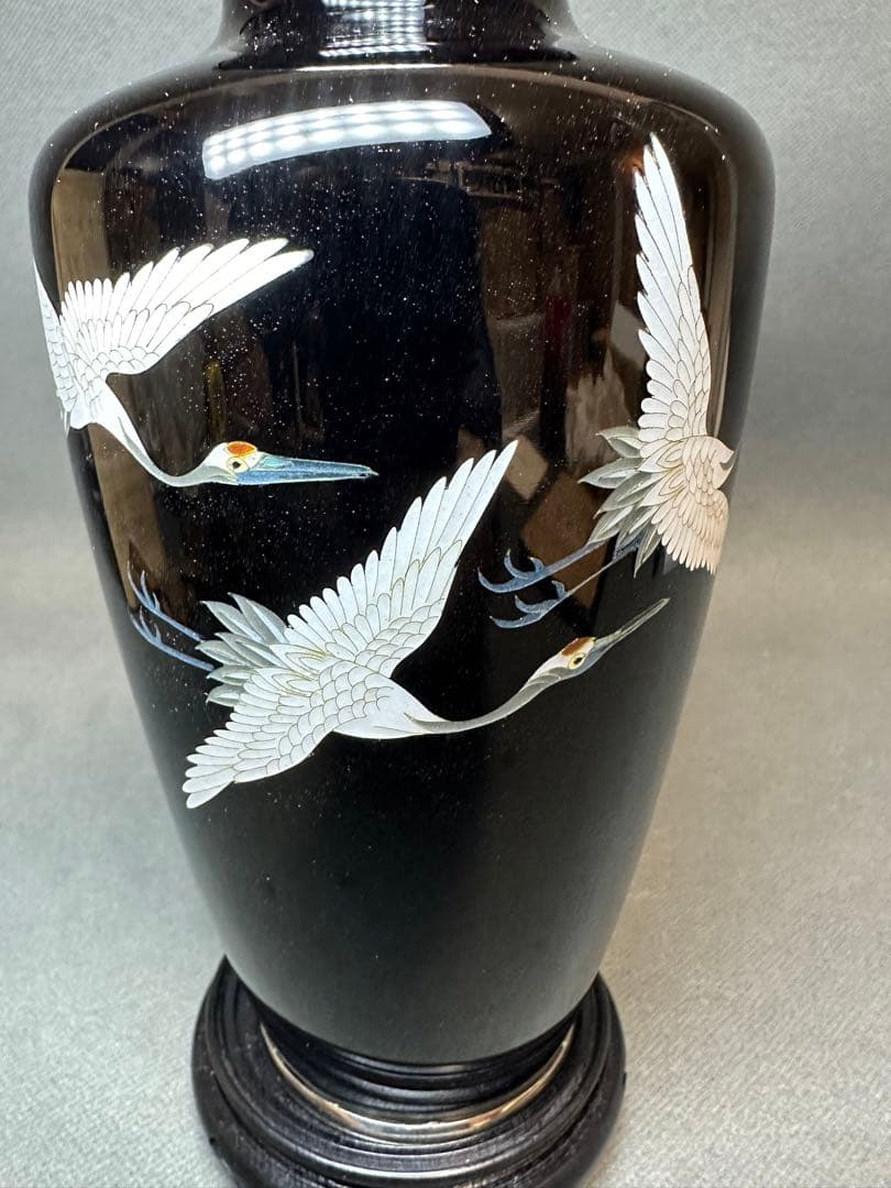 尾張七宝名工 七宝焼鶴文花瓶共箱 美品 服部良三作　アンティーク　コレクション