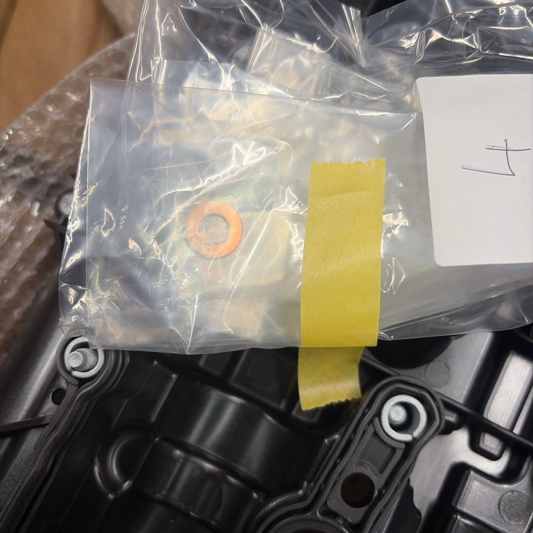 BMW シリンダーヘッドカバー　N47 4気筒ディーゼル　MAHLE製