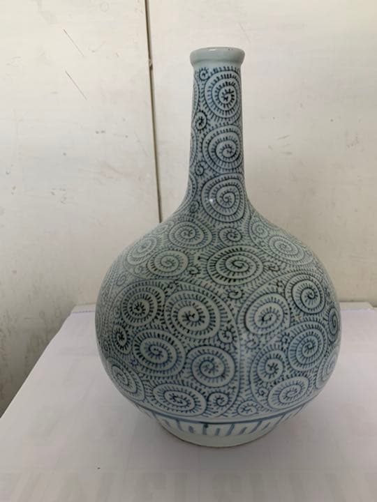 古伊万里　染付蛸唐草模様　壺　江戸時代　完品