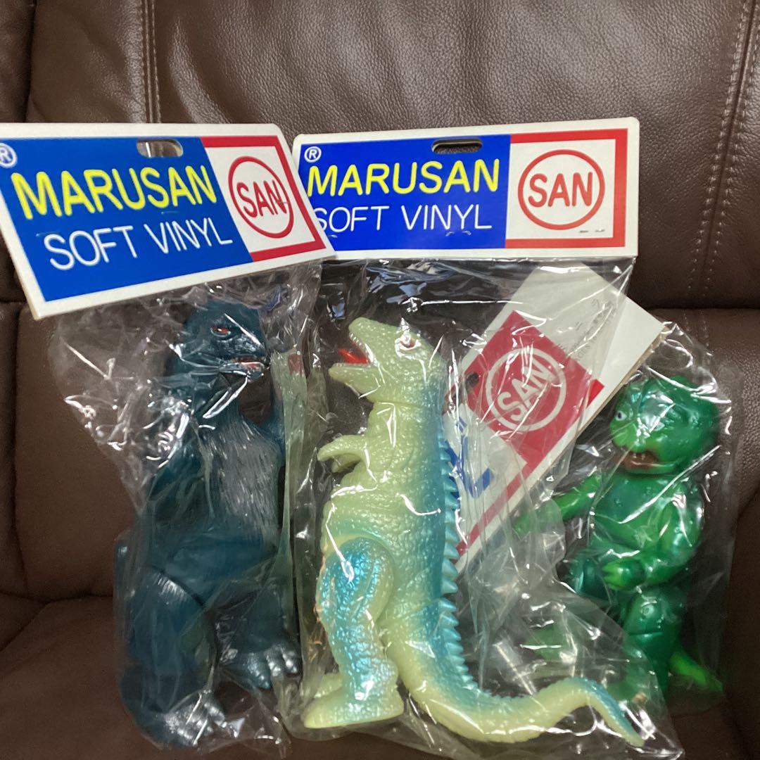 マルサン　ゴジラ＆ミニラ＆黄色ガバラ&蓄光ゴロザウルス　4体セット値引不可　新品