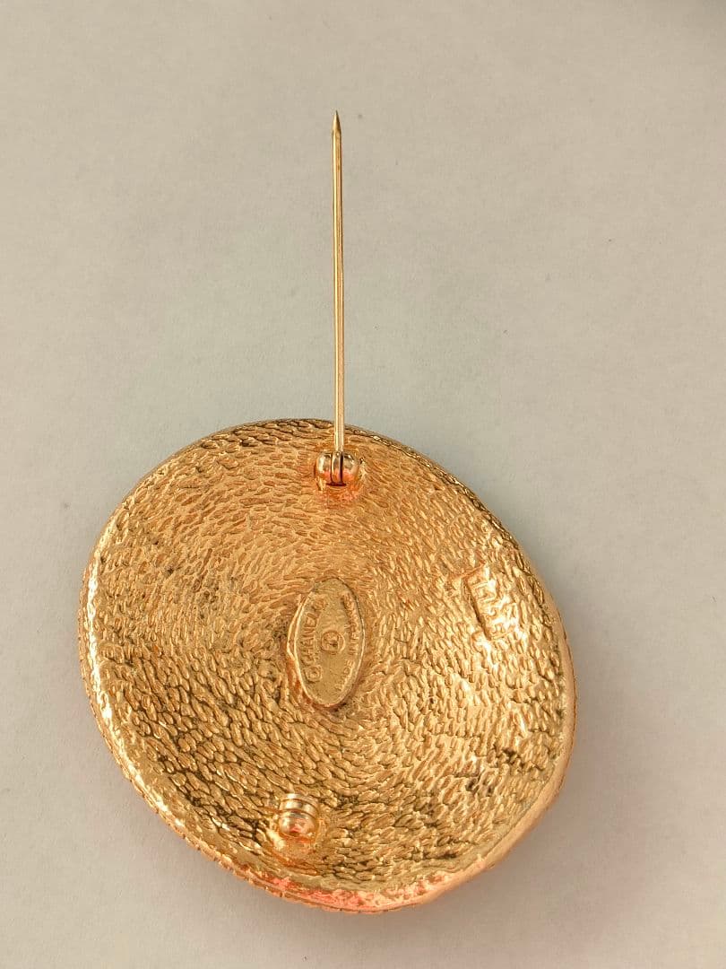 シャネル　エンジェル　ブローチ　ゴールド